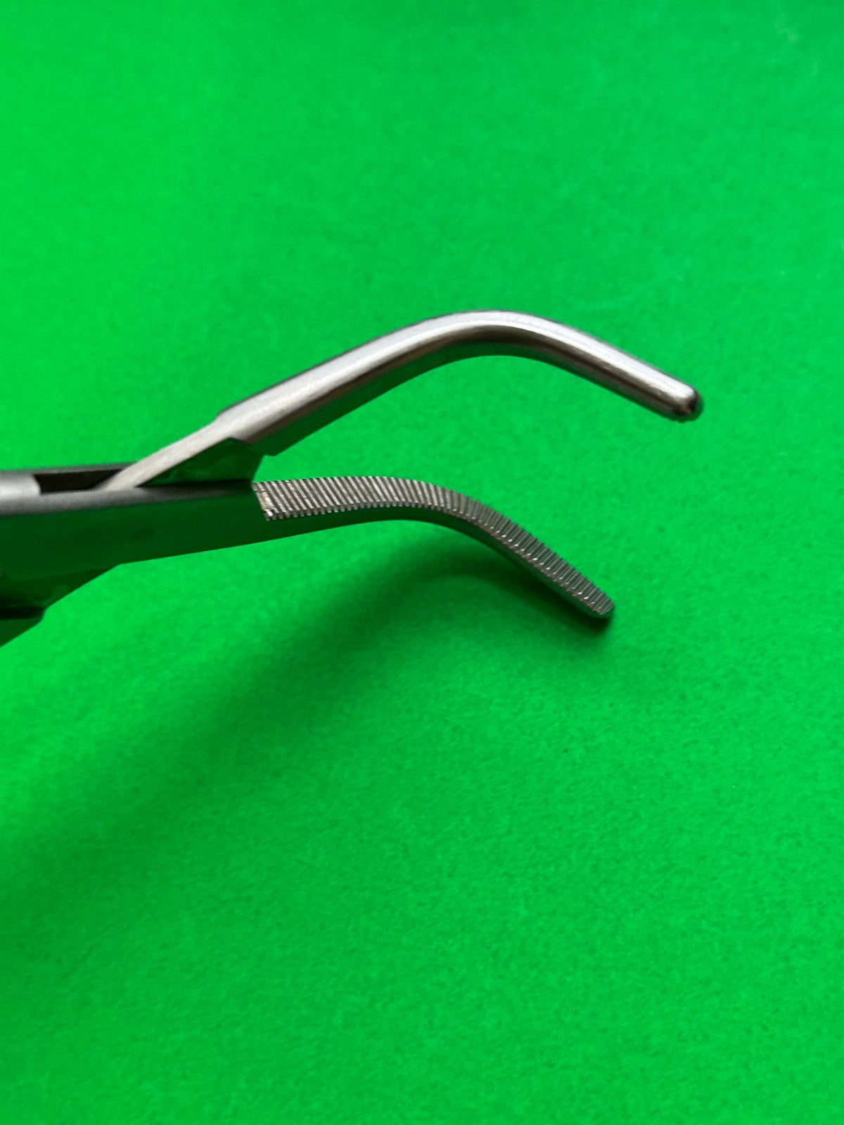 V.Mueller CH1725 Mixter Hemostatic Forceps 90°, 8-1/2"
