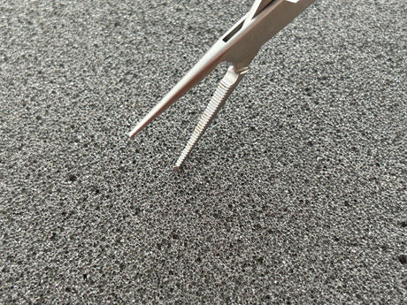 Aesculap BH118R MICRO-HALSTED Hemostatic Forceps, straight, 5", delicate, 1x2