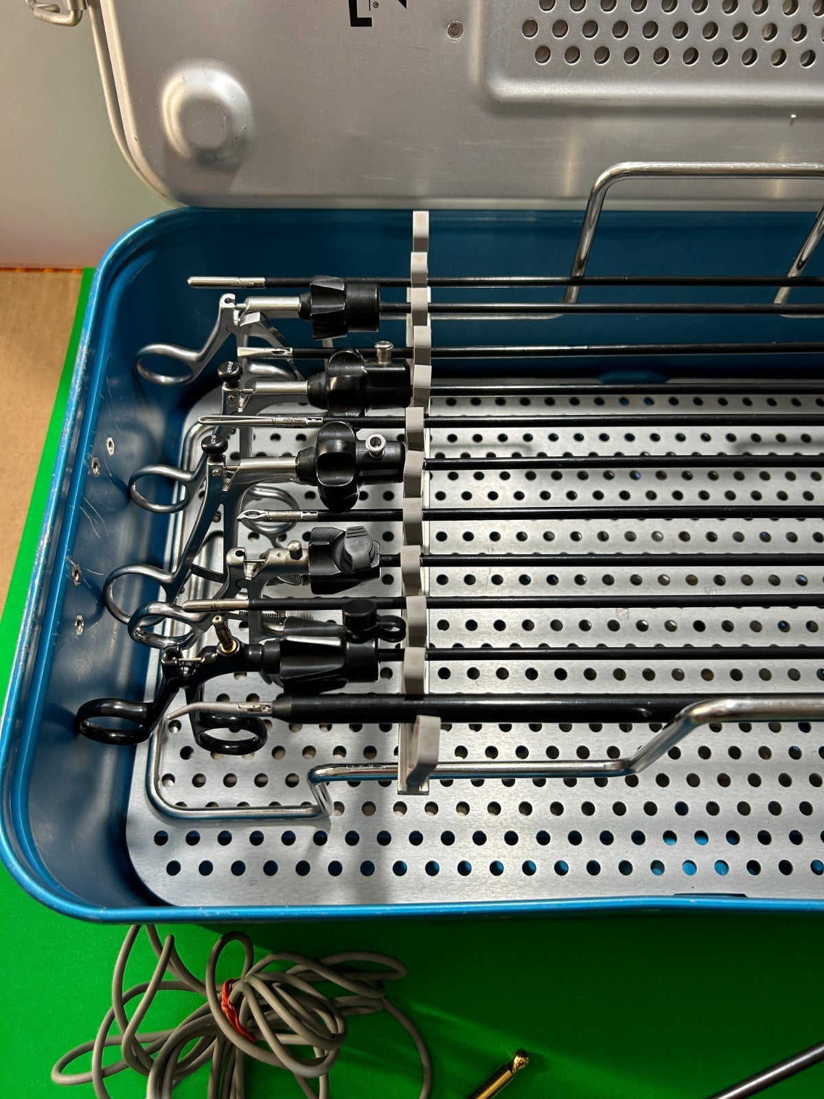 Stryker, V.Mueller, Jarit Laparoscopic 5x33cm Monopolar 13 Instrument Set W Tray