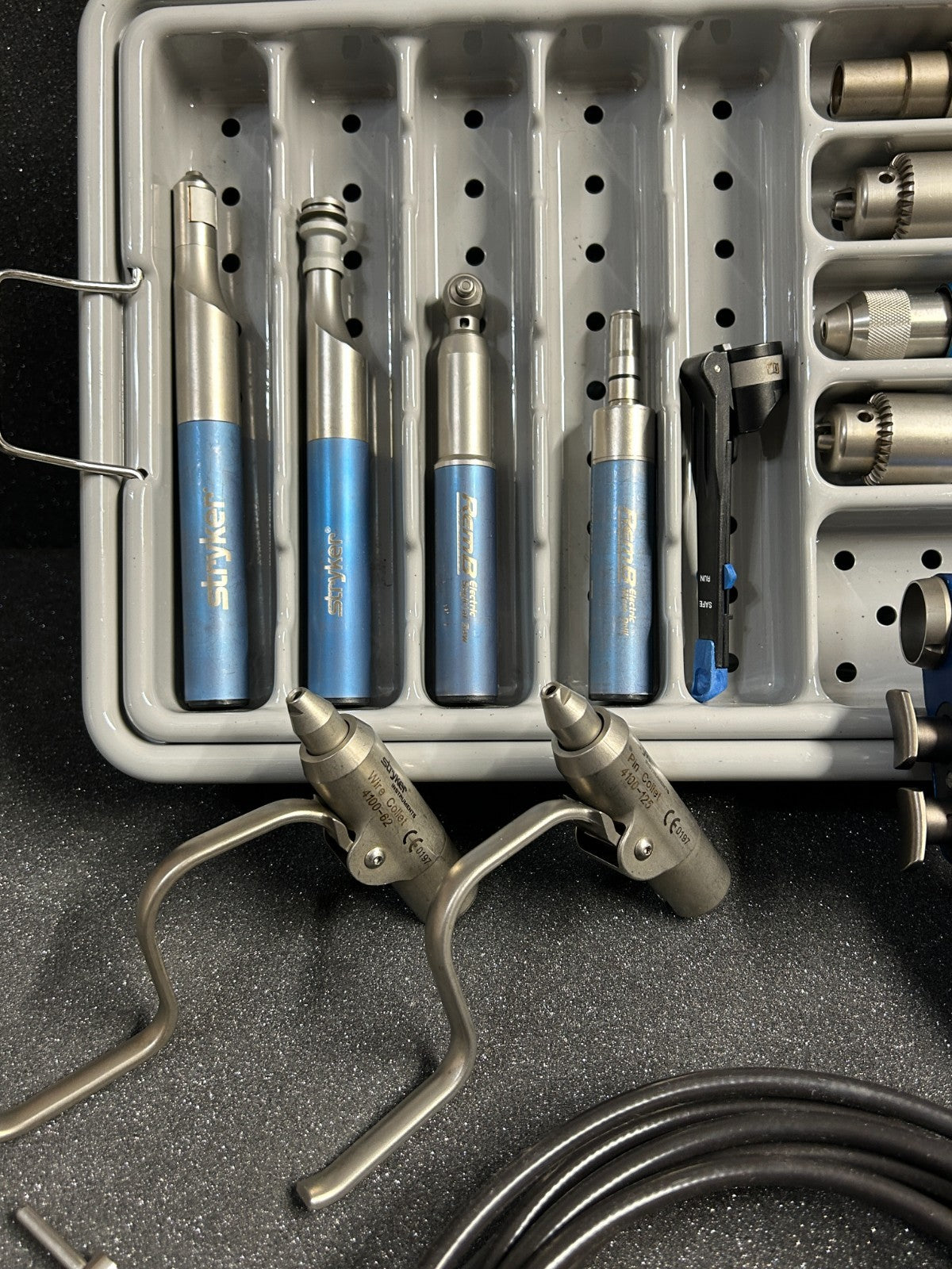 Stryker RemB Univeral Driver 15 Piece Electric Orthopedic Set Tested Video.