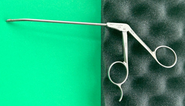 Conmed Linvatec Surgical SHUTT Arthroscopy B-Scoop Forceps 30° Right 3.4mm, 9".