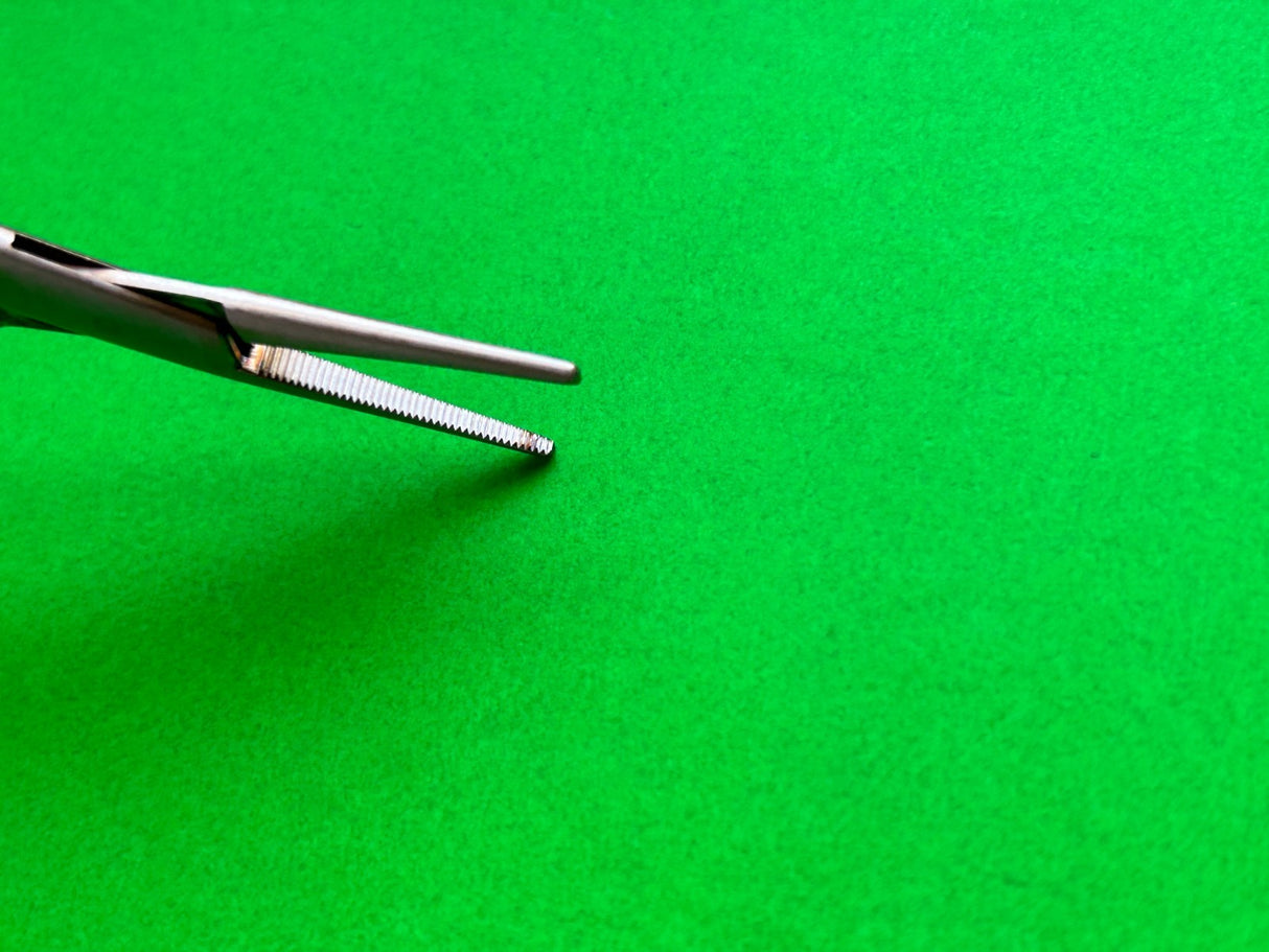 Karl Storz E3920 Halsted Mosquito Forceps, STR, 4.75"