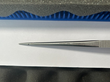 V. Mueller CH 06158 Jacobson Delicate Needleholder, 9-1/4" w/Lock, Diamond Dust