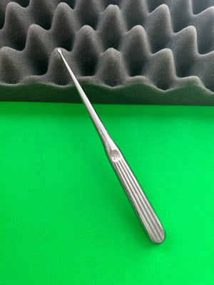 V. Mueller AU11308 Lempert Oval Cup Curette
