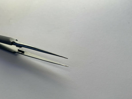 Symmetry Titanium Jones I.M.A. Forceps Straight Tooth Size: 0.07mm  REF: 80-1851