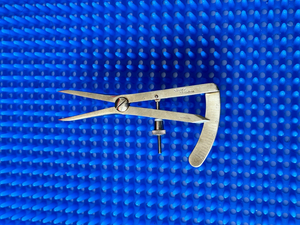 Karl Storz E-2404 Karl Storz Castroviejo Caliper, 3.5''
