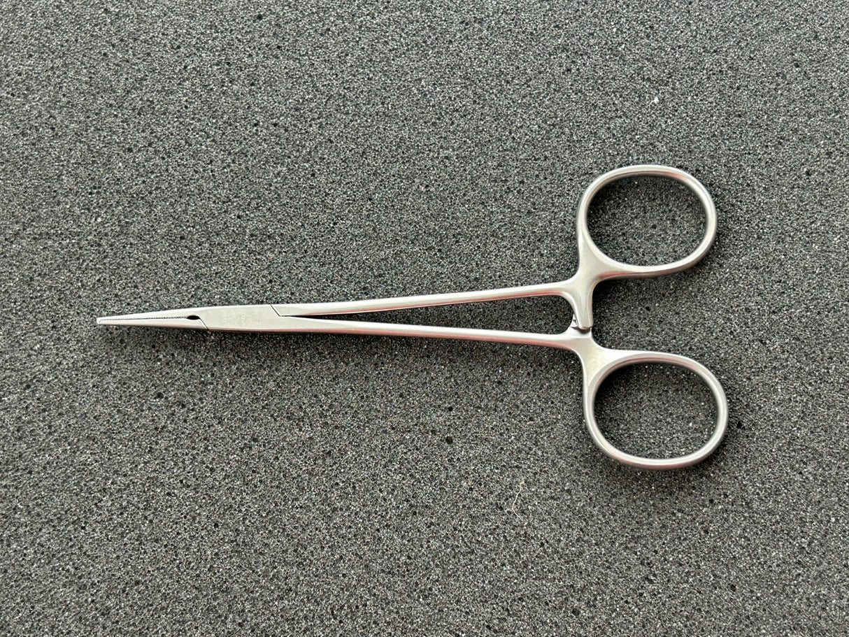 Aesculap BH118R MICRO-HALSTED Hemostatic Forceps, straight, 5", delicate, 1x2