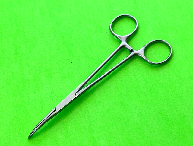 Aesculap Surgical 5-3/4" Delicate Hemostatic Forceps