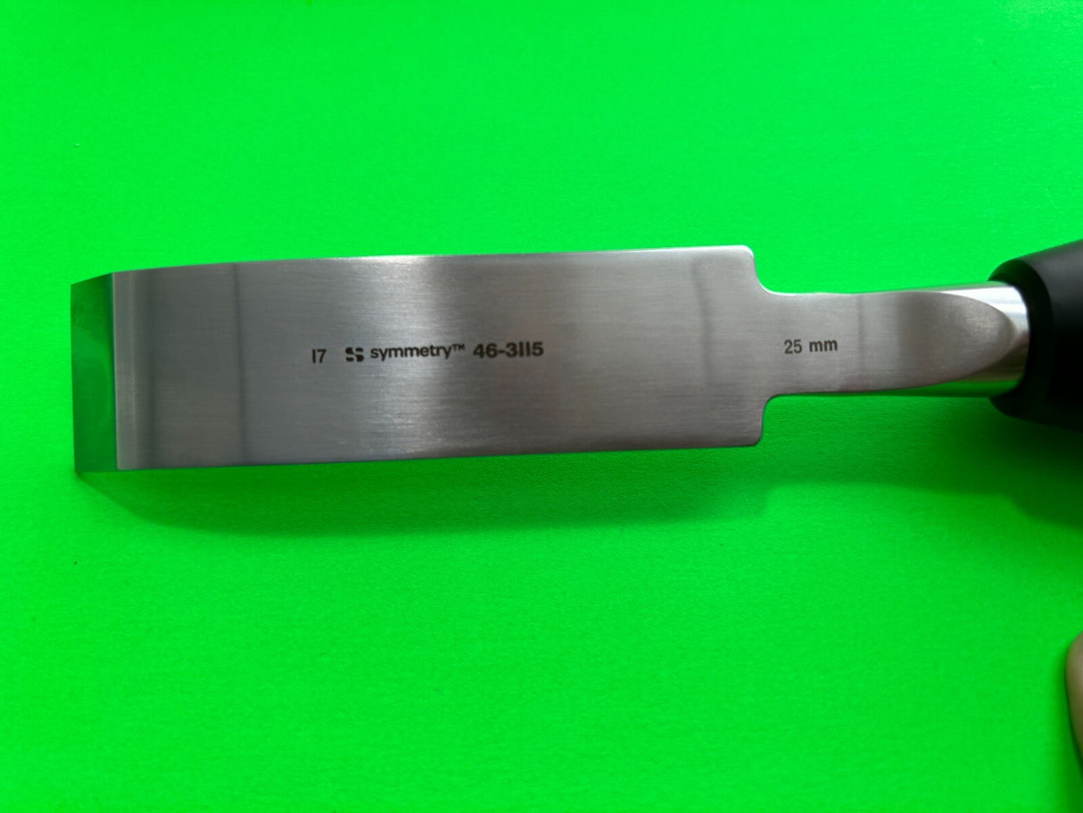 Symmetry Surgical 46-3115 Magnum Chisel Curved Tip 25mm