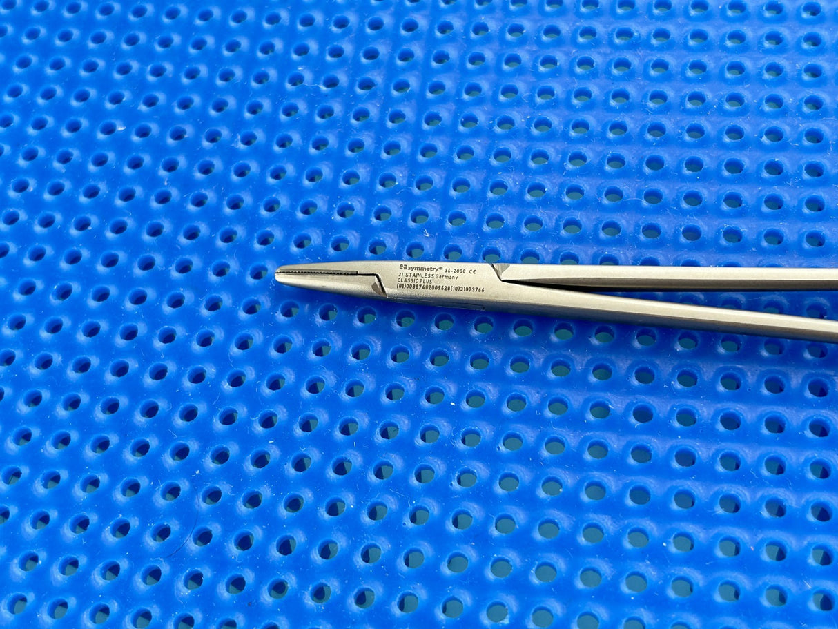 Symmetry Surgical 36-2000 Classic Plus Needle Holder; Crile-Wood; 6 in, TC