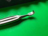 V. Mueller CH-90-T Retractor