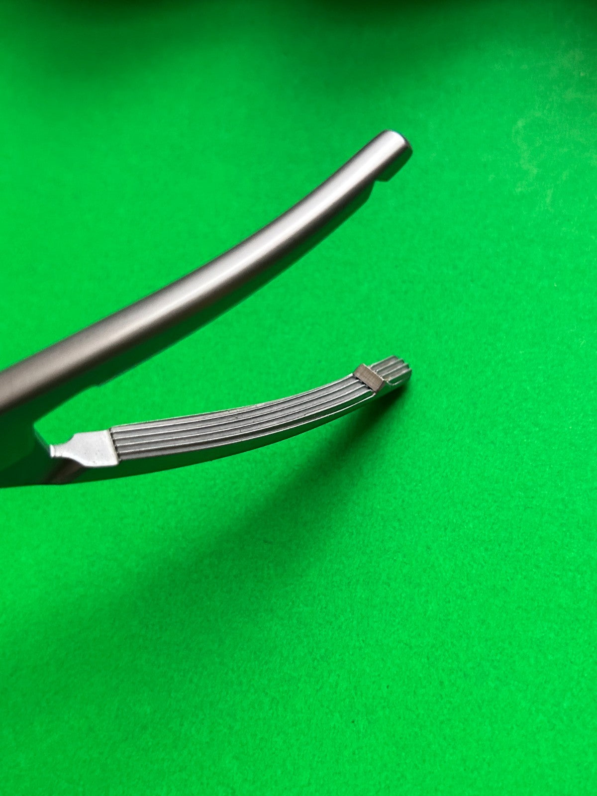 V. Mueller GL3120 Heaney Hysterectomy Forceps Curved 8-1/4"