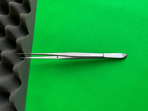 SCANLAN Gerald Forceps Flat handle, 1 mm cross-serrated tips, 7-3/4″
