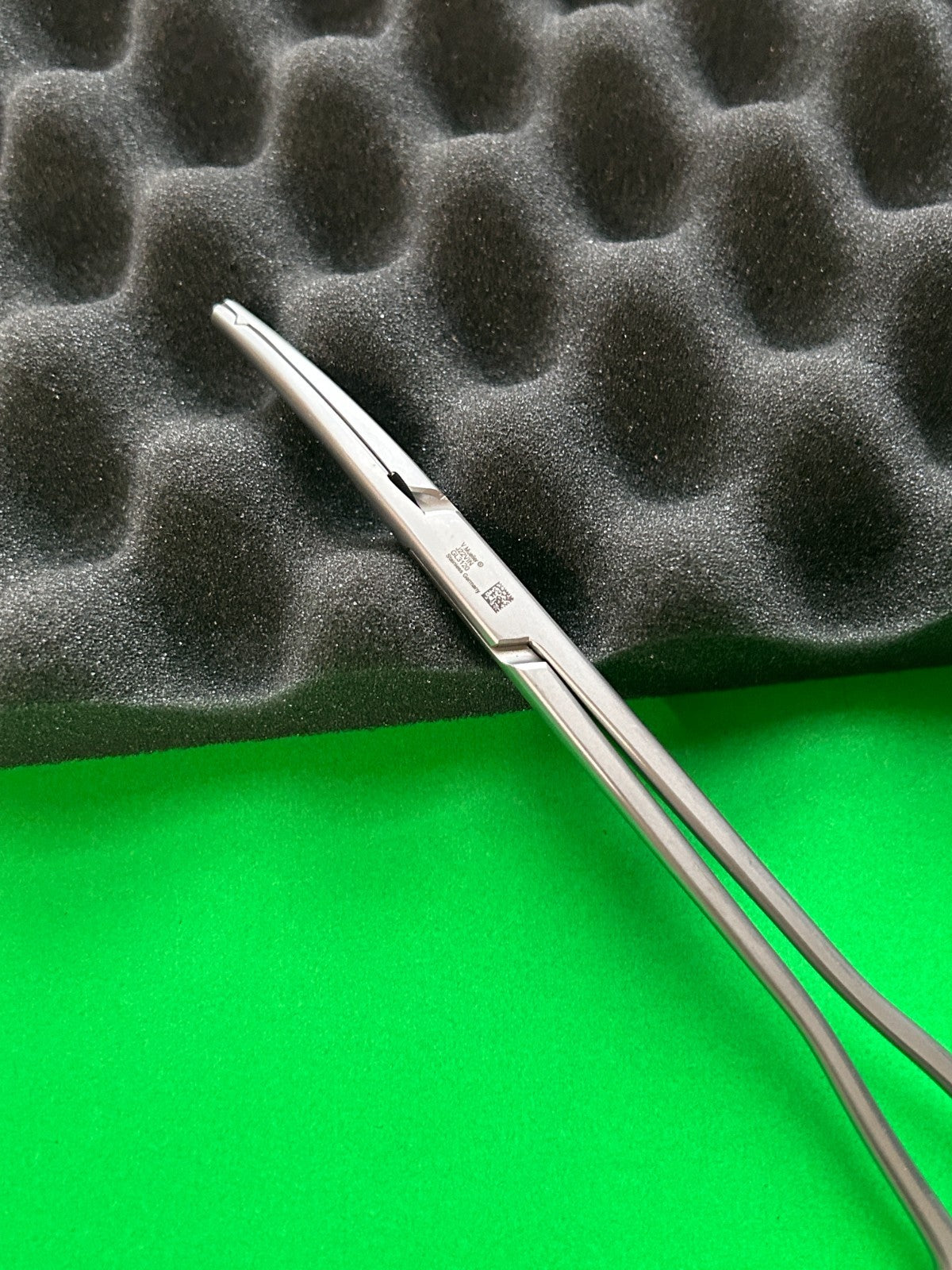 V. Mueller GL3120 Heaney Hysterectomy Forceps Curved 8-1/4"