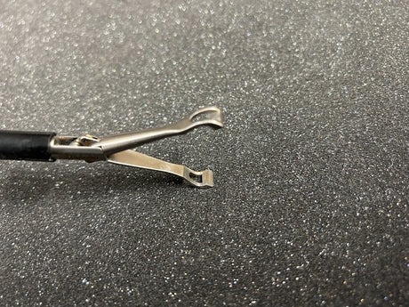 Stryker 250-080-230 Laparoscopic Babcock Forceps 10mm x 33cm