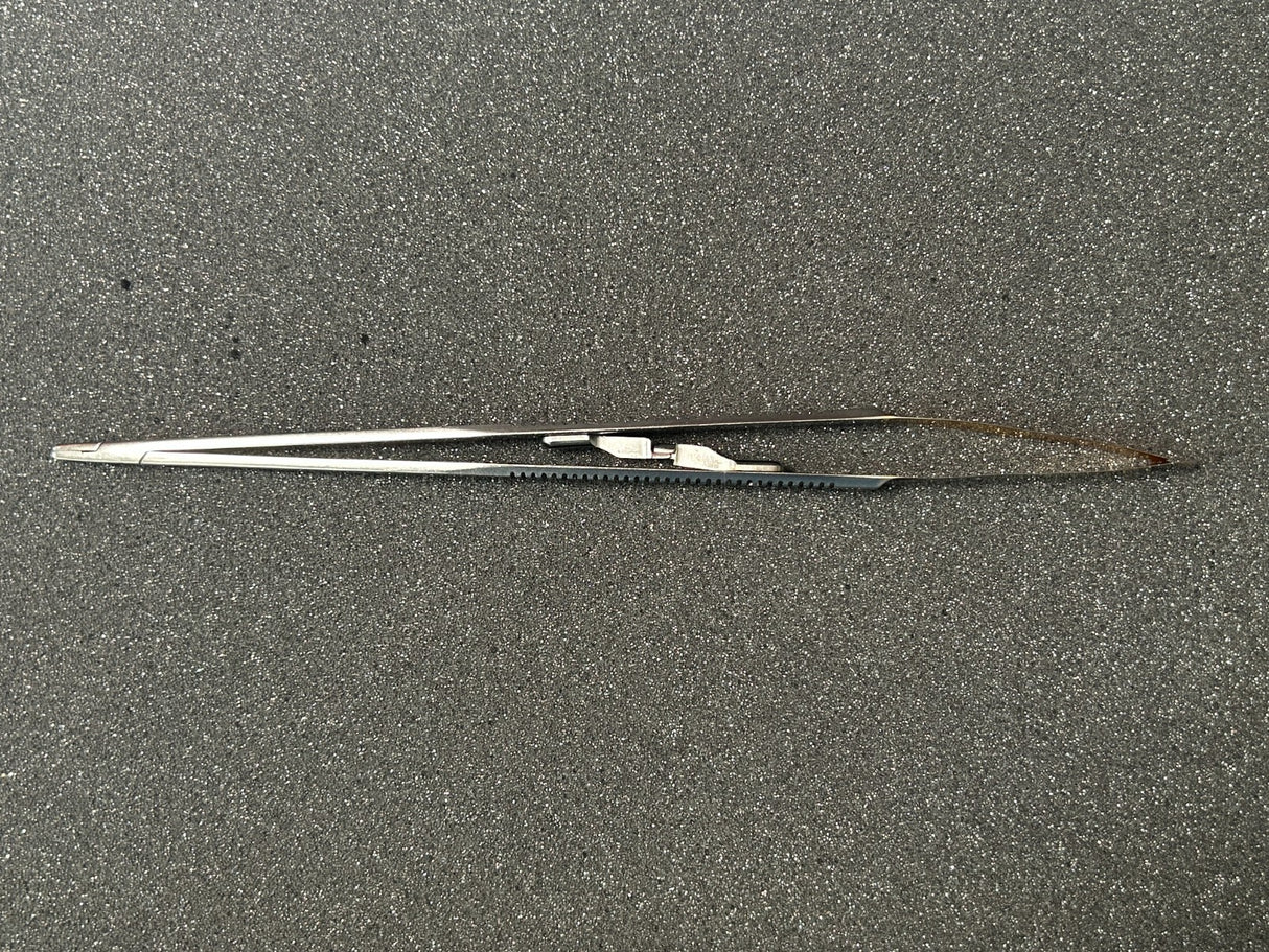 Boss 50-1442 Castroviejo "GG" Needle Holder, 8-1/2'' w/Lock, TC