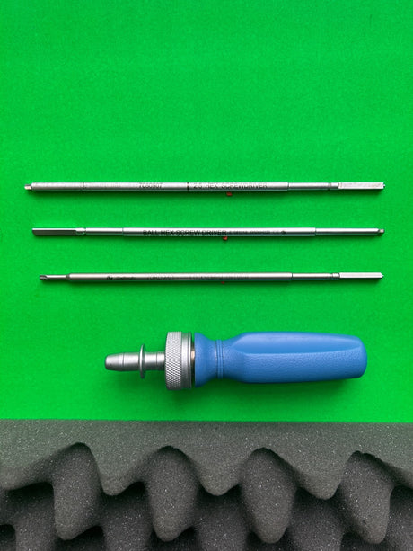 Medtronic Ratcheting handle with 3 attachments