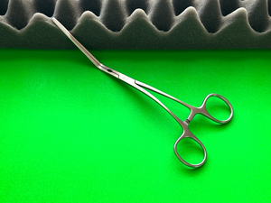 Pilling 35-3535 Debakey Angled Peripheral Vascular Clamp, 7"