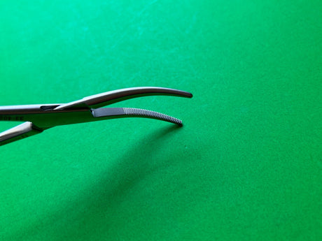 Symmetry Surgical 34-4021 Classic Kelly Curved Forceps 5½"