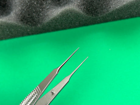 Aesculap Surgical Castroviejo Forceps, 4-3/8", 1 x 2 Teeth