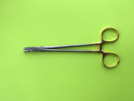 Symmetry Surgical 7" Classic Plus Sternal Needle Holder, TC, Blunt, Serrated