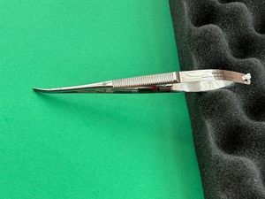 Karl Storz Surgical 5-1/2" Castroviejo Needle Holder Curved, Locking, 11mm Tip