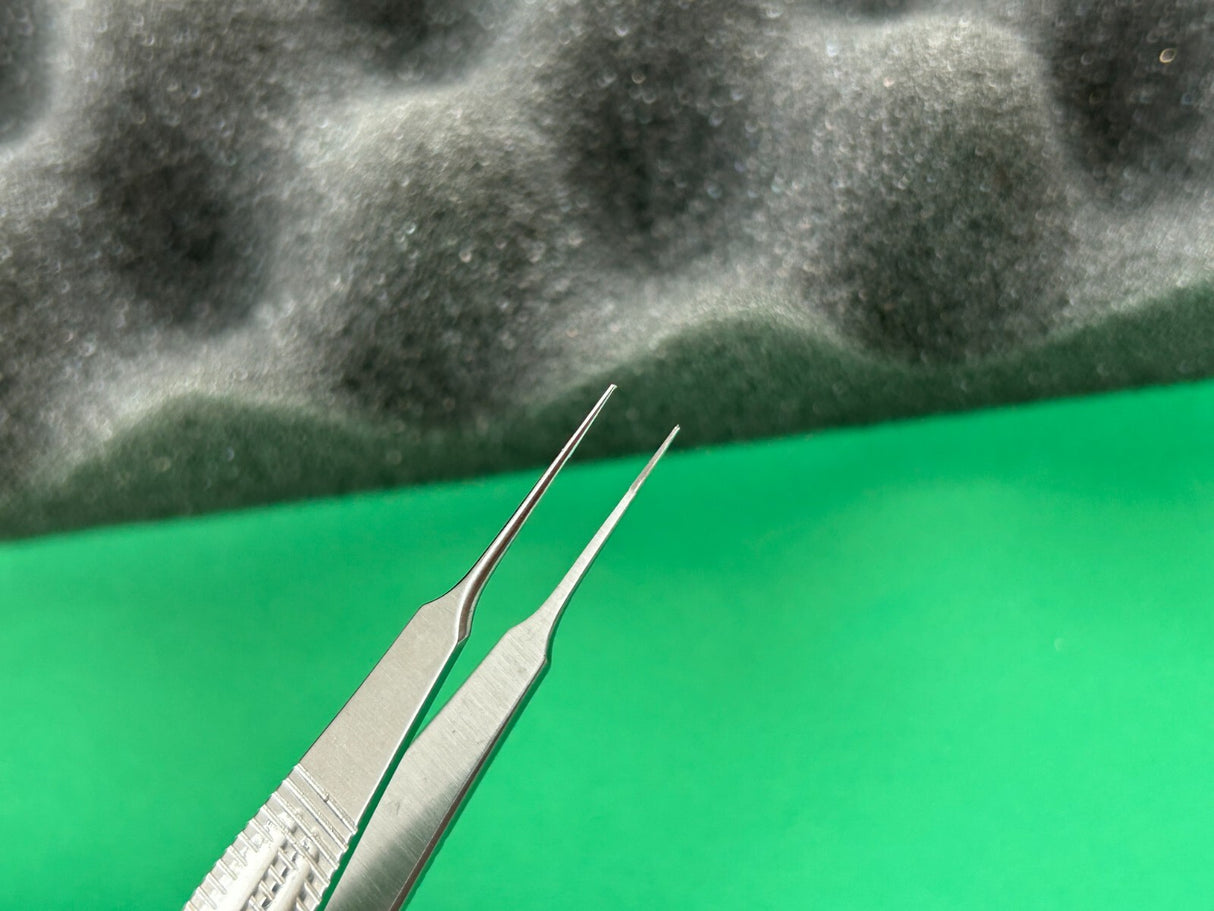 Aesculap Surgical Castroviejo Forceps, 4-3/8", 1 x 2 Teeth
