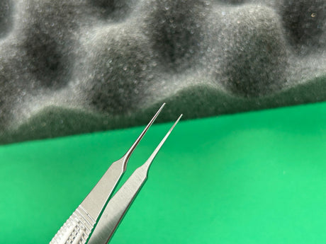 Aesculap Surgical Castroviejo Forceps, 4-3/8", 1 x 2 Teeth