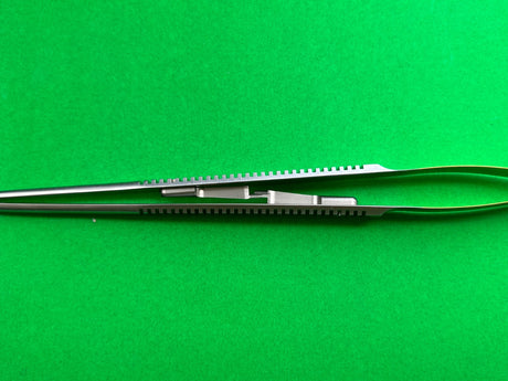 Aesculap FM542R Diamond Dust MicroSurgical Needle Holder Locking, 185mm NEW