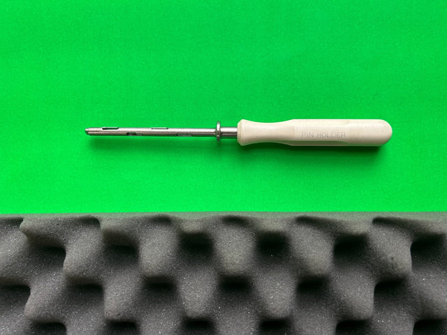 Medtronic 8796002 PIN Holder.