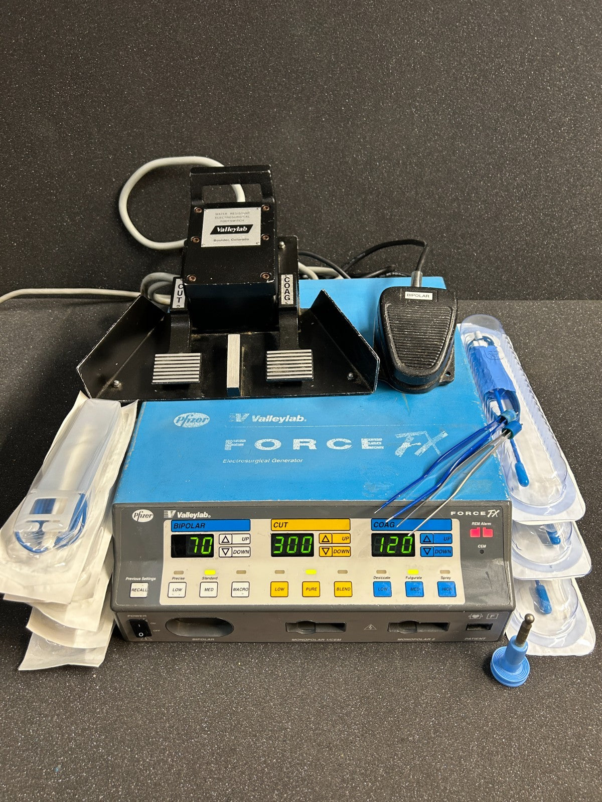 Medtronic/Covidien Valleylab Force FX ESU w/ Footswitches and FREE Extras TESTED